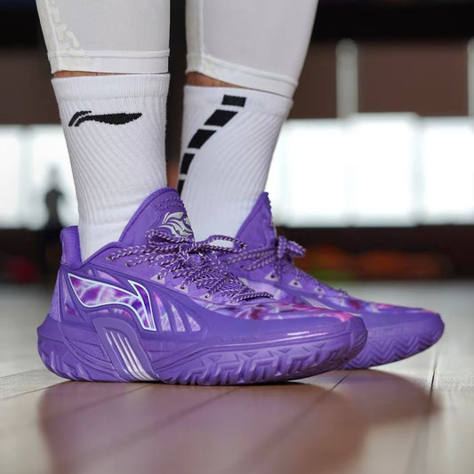 LI-NING JIEAO 3 V2 紫電 着用イメージ
