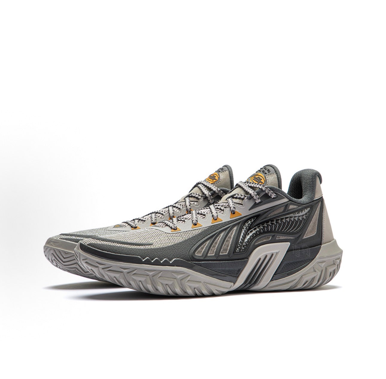 LI-NING JIEAO 3 V2 Fossil 斜め前方
