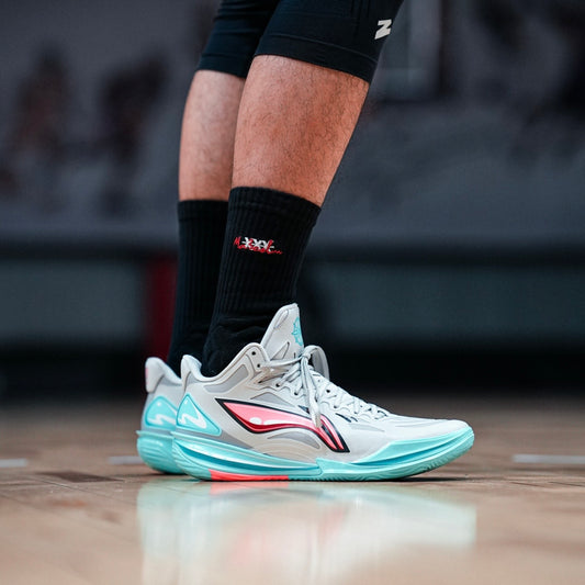 LI-NING LIREN 7 manuscript 着用イメージ