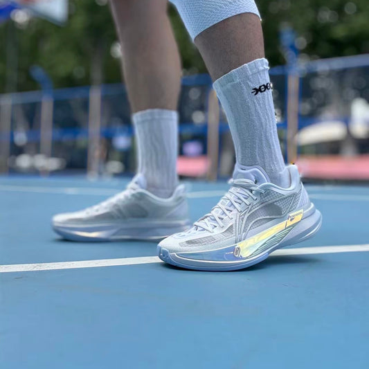 LI-NING Ultra Light 2026 ZENGFANBO PE 着用イメージ