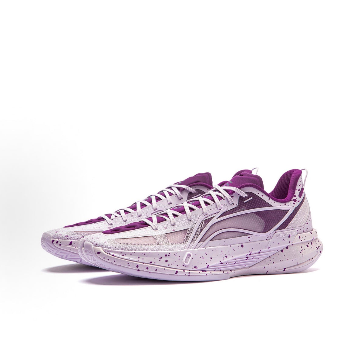 LI-NING Ultra Light 2026 Milkshake 斜め前方