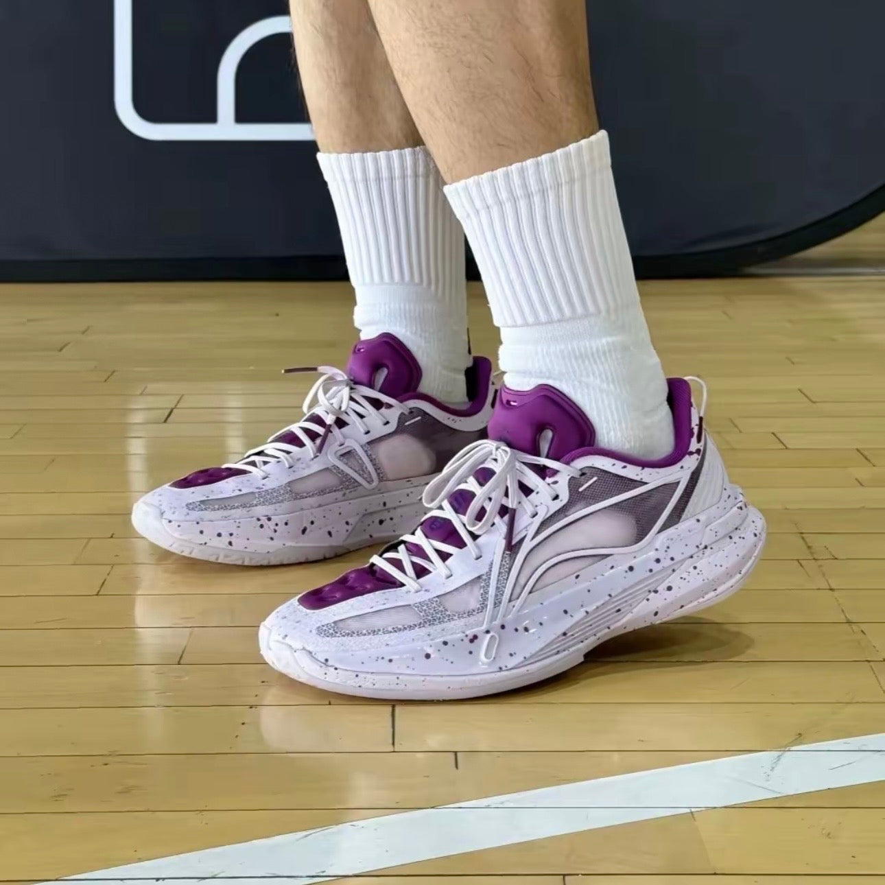 LI-NING Ultra Light 2026 Milkshake 着用イメージ