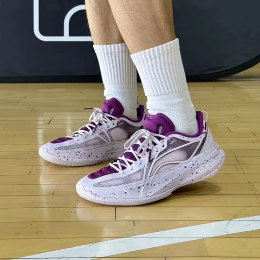 LI-NING Ultra Light 2026 Milkshake 着用イメージ