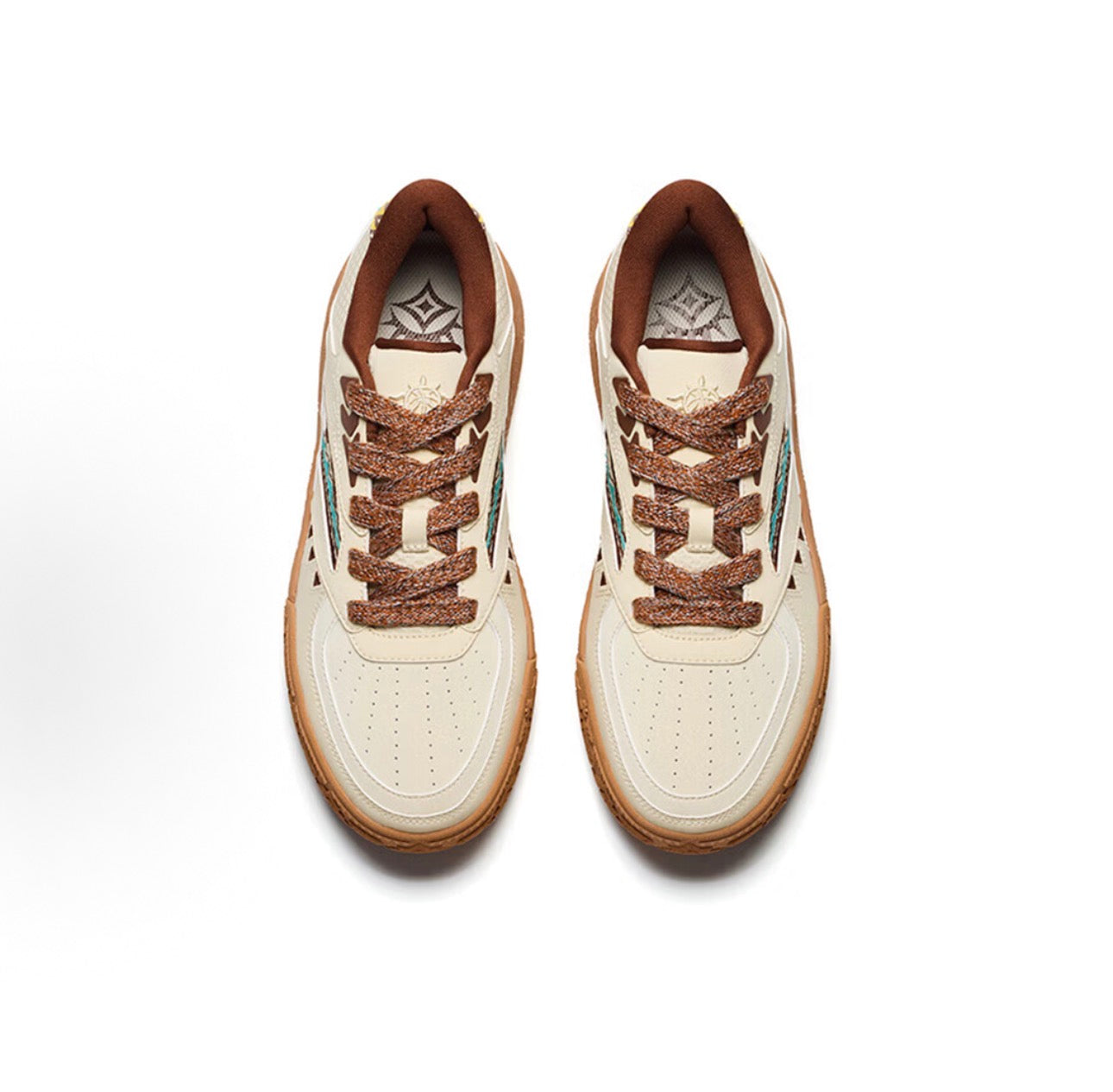 ANTA Hélà Code Irving's Totem アイボリー 上から見たペア
