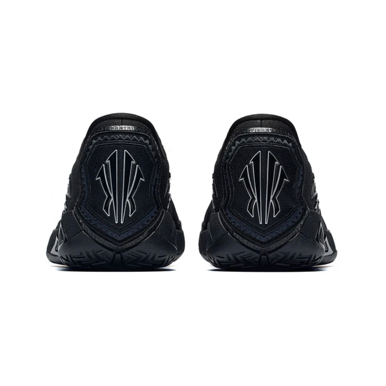 ANTA KAI Speed 3 Triple Black 背面ヒール KAIロゴ