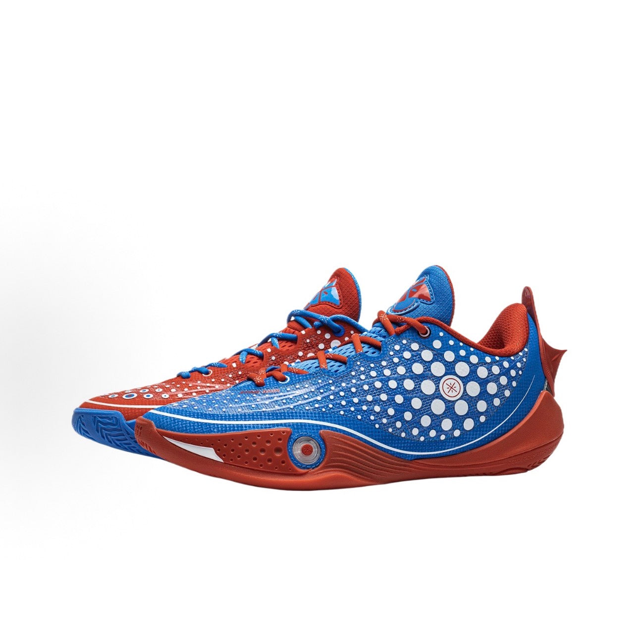 LI-NING Wade 808 6 Ultra Blue Manta Ray ブルー 斜め前方