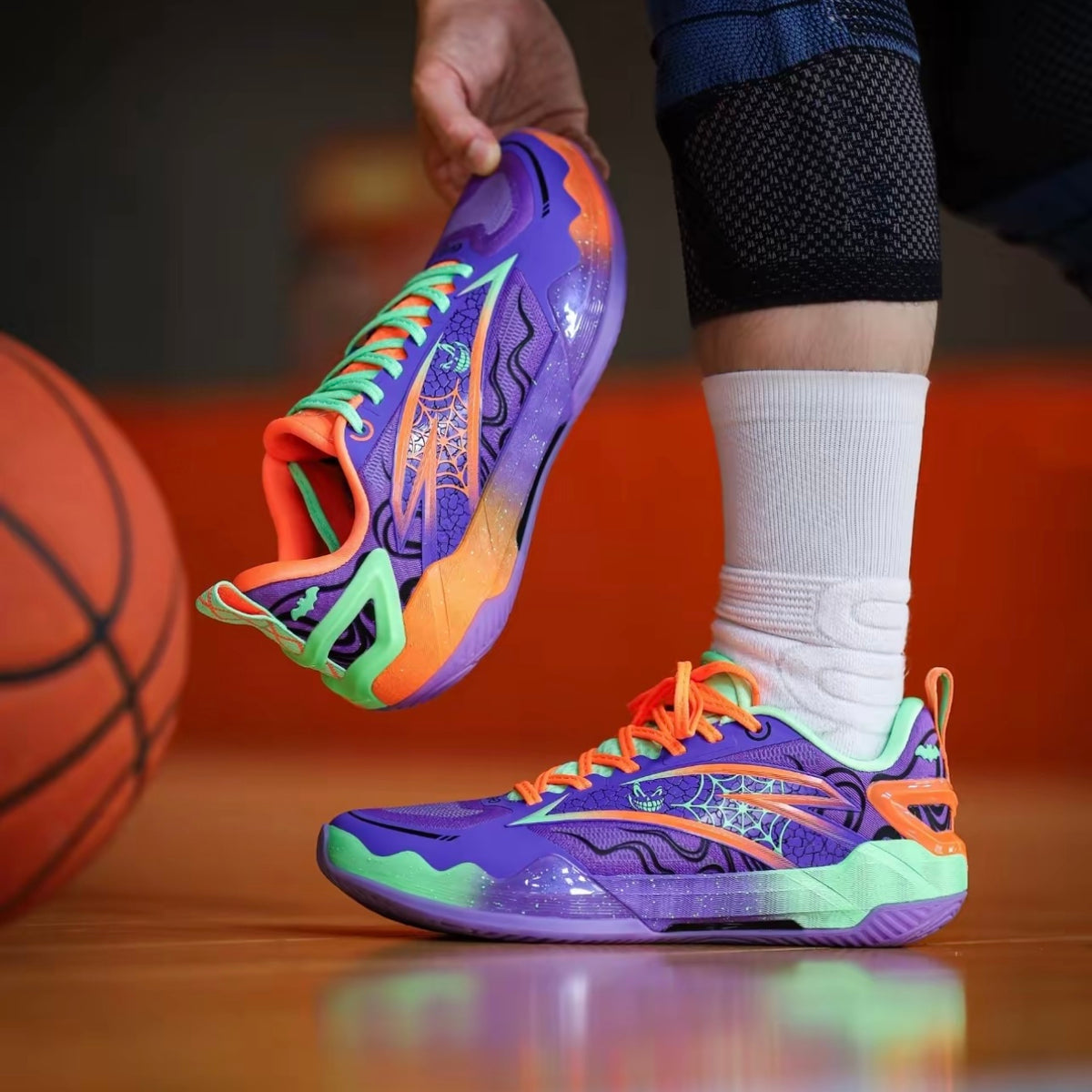 ANTA SPLASH 8 Halloween 蜘蛛の巣グラフィック 側面