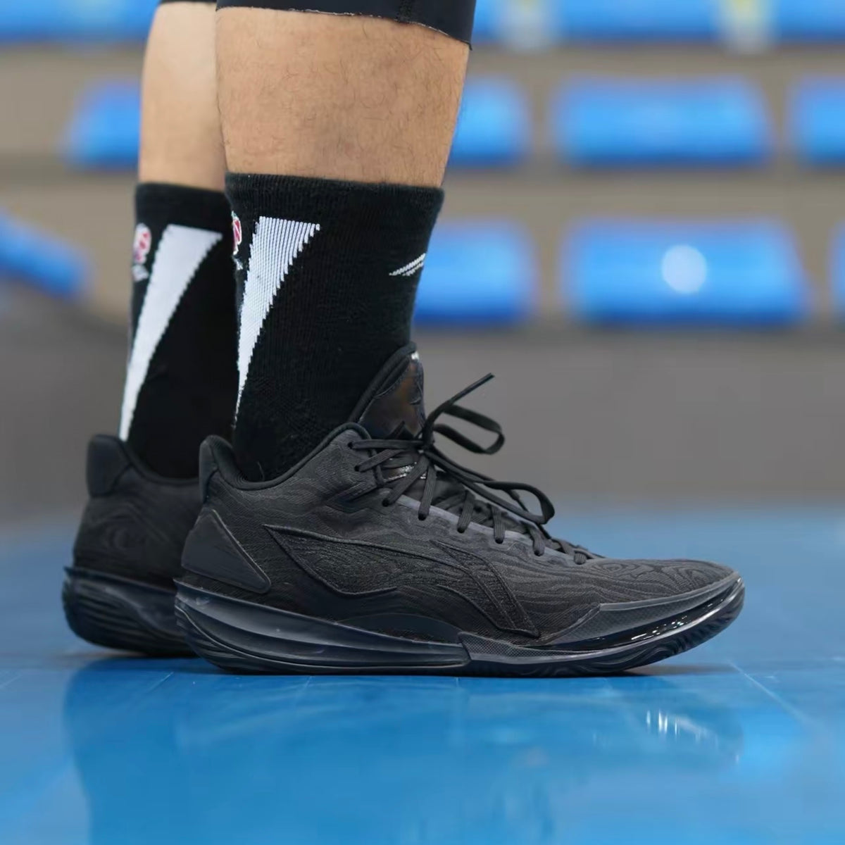 リーニン LI-NING 利刃7 Black ブラック 着用イメージ
