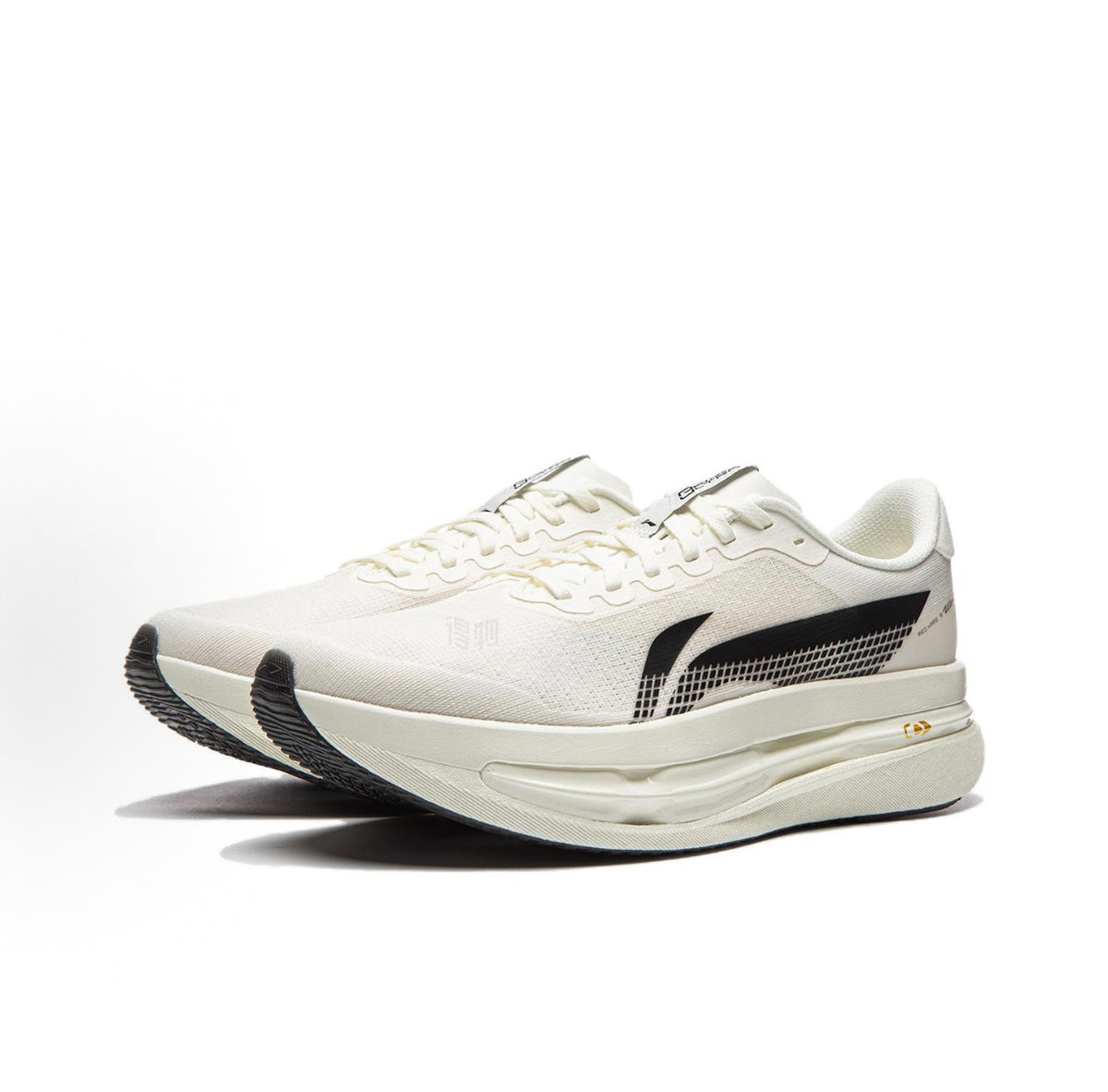 Li-Ning Red Hare 9 Ultra White/Black ホワイト 斜め前方ペア
