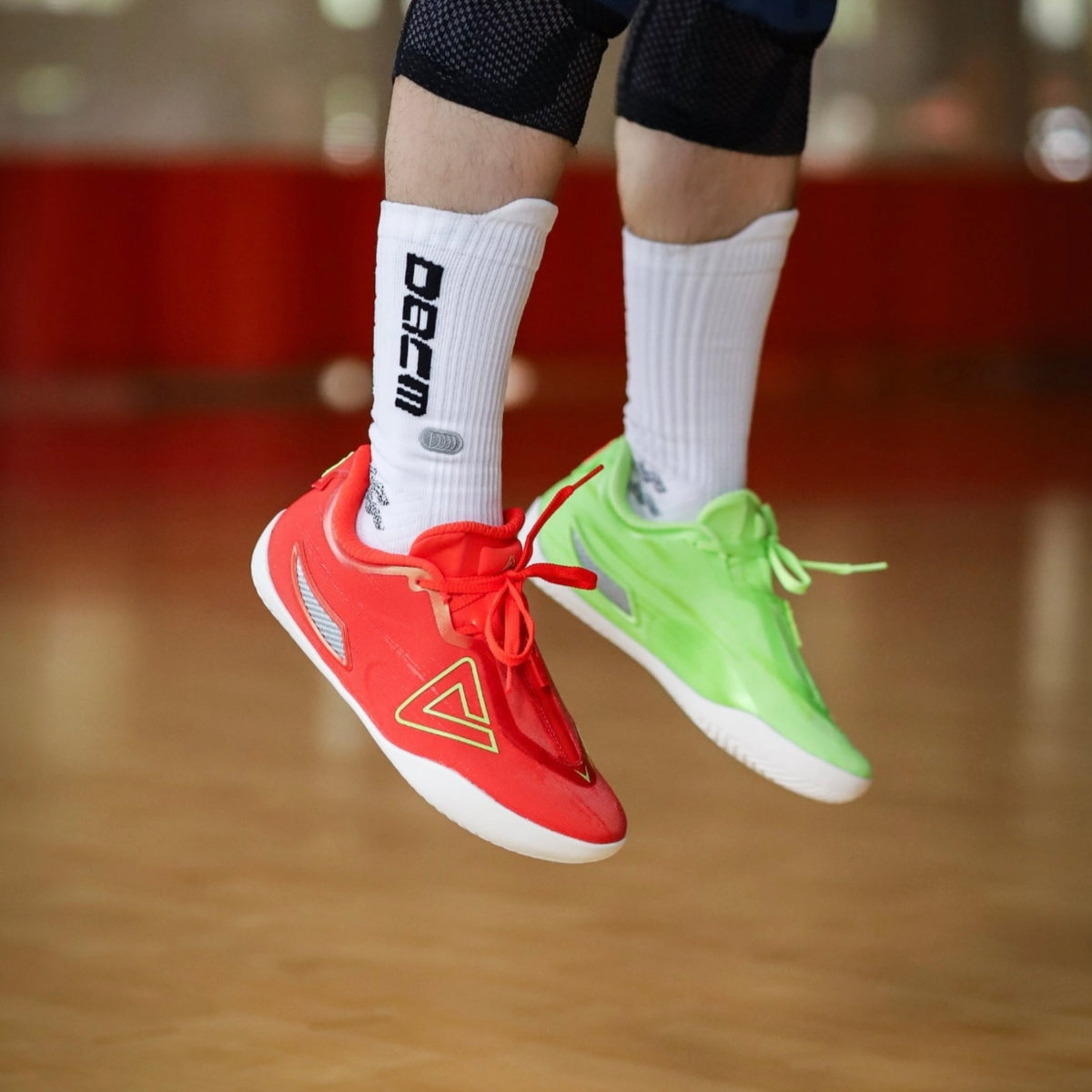 PEAK Taichi Supreme 3 Lime Red レッド グリーン 着用イメージ