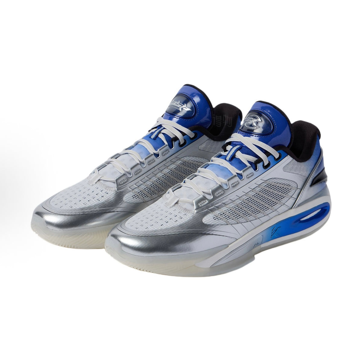 ANTA KT10 LOW「KLAYINBLUE」 斜め前方ペア