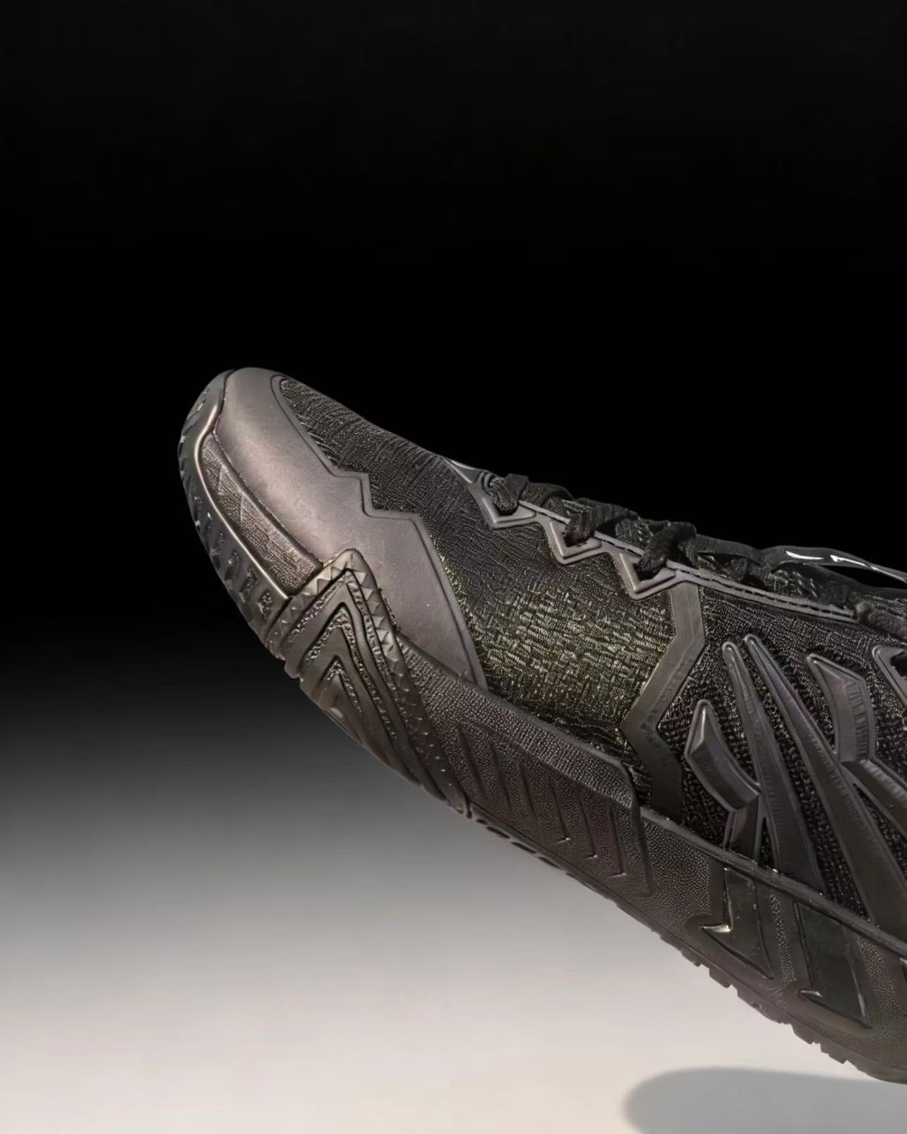 ANTA KAI TEAM 2 「Triple Black」 カイリー・アービング トレーニングシューズ