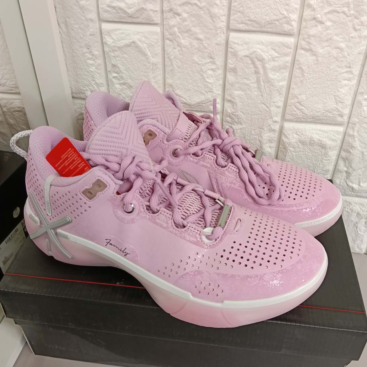 Shadow 6 Miami Night オールピンク バスケットシューズ | SNKRXXX
