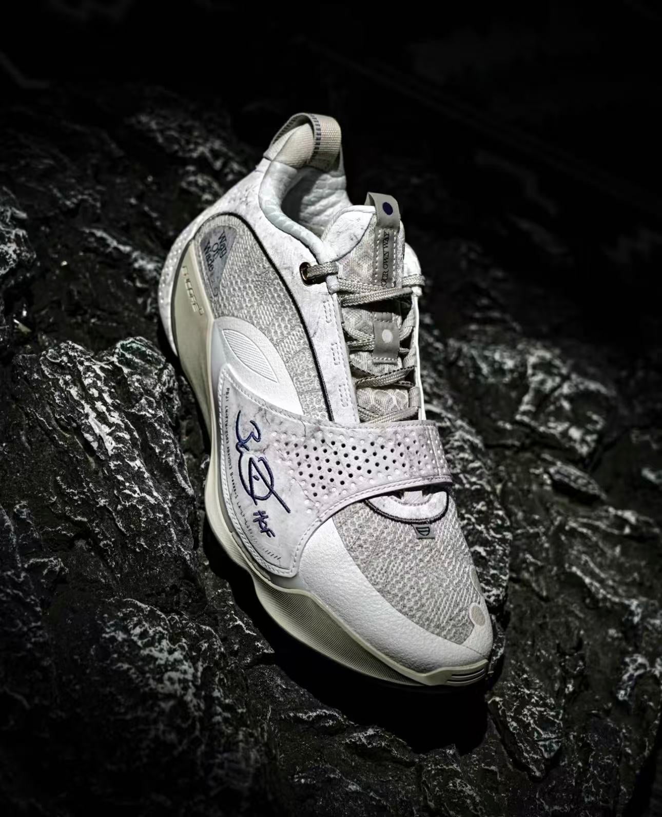 LI-NING Wade All City 13 Encore Fireworks バスケットシューズ