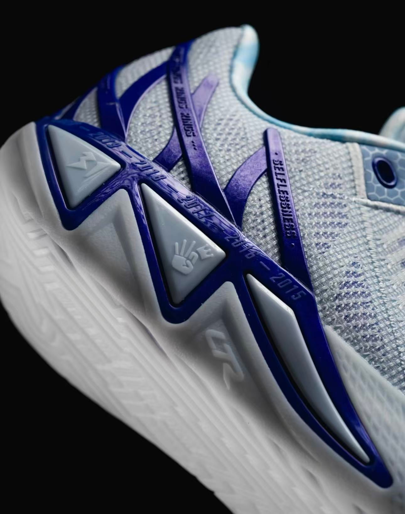 Anta Klay Thompson KT11 「Christmas/Blue」