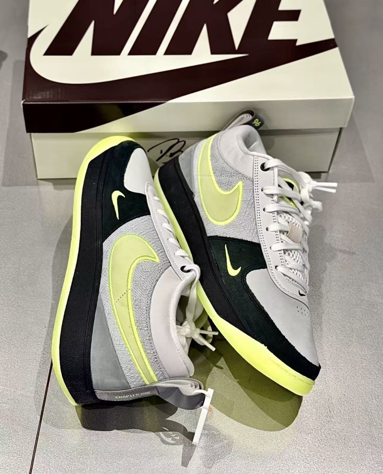 Nike BOOK 1 “AM NEON” EP ブック１ メンズスニーカー バスケットシューズ IO9704-001