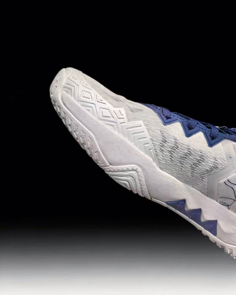 ANTA KAI TEAM 2 「Dallas」 カイリー・アービング トレーニングシューズ